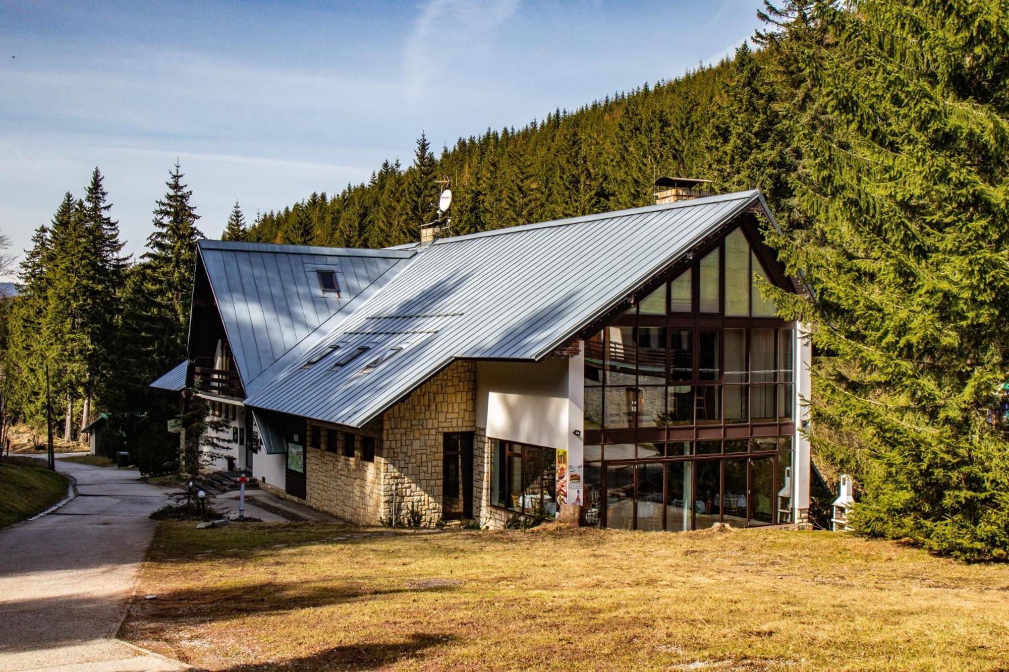 Hotel Esprit Špindlerŭv Mlýn Luaran gambar